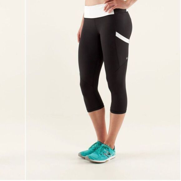 Lululemon Run: Mod Moves Crop Legging 10 - Picture 1 of 9